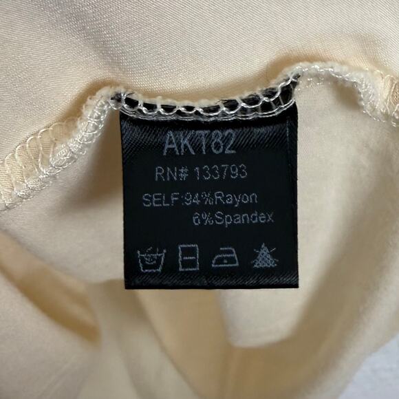 POL Lace Trim Crisscross Neckline Sleeveless Tank Top Flowy Boho Size Large - Picture 5 of 5